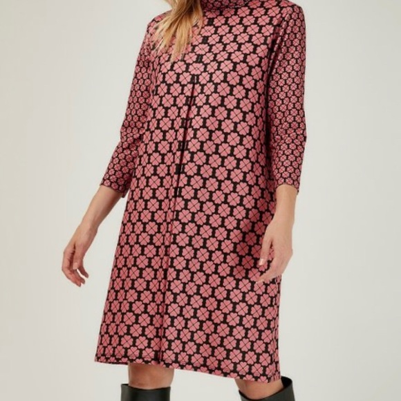 COPY - Black and Pink Floral Pleated Shift Dress - Picture 2 of 6